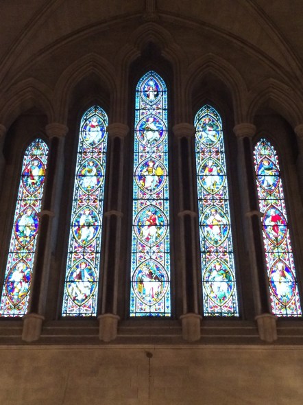 Not a rosette of Notre Dame, but an older, columned design.